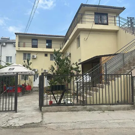 Ines Homestay